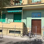 דירה Moris Beautiful Sea Front - With Ac מונטרוסו אל מארה