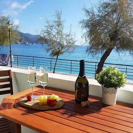 Apartamento Mori's Beautiful Sea Front - With A.c.