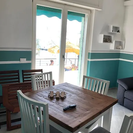 Moris Beautiful Sea Front - With Ac Appartement *