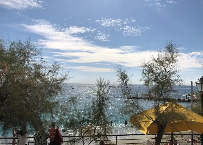 Moris Beautiful Sea Front - With Ac 아파트 몬테로소 알 마레