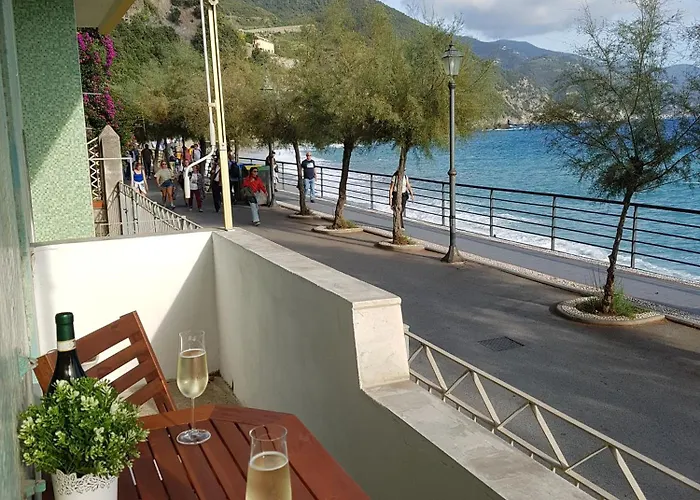 Moris Beautiful Sea Front - With Ac 몬테로소 알 마레